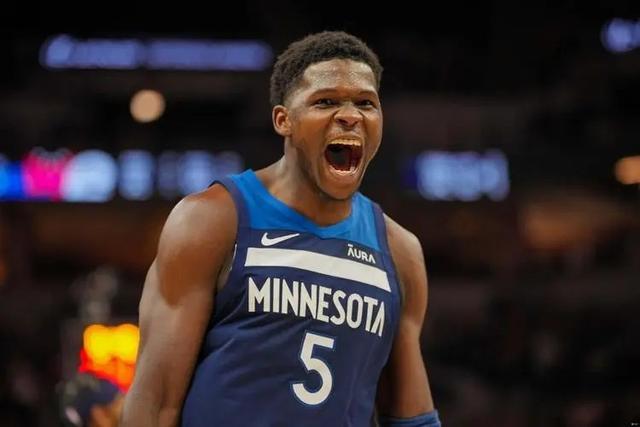 NBA揭幕战在即，爱德华兹主题海报亮相